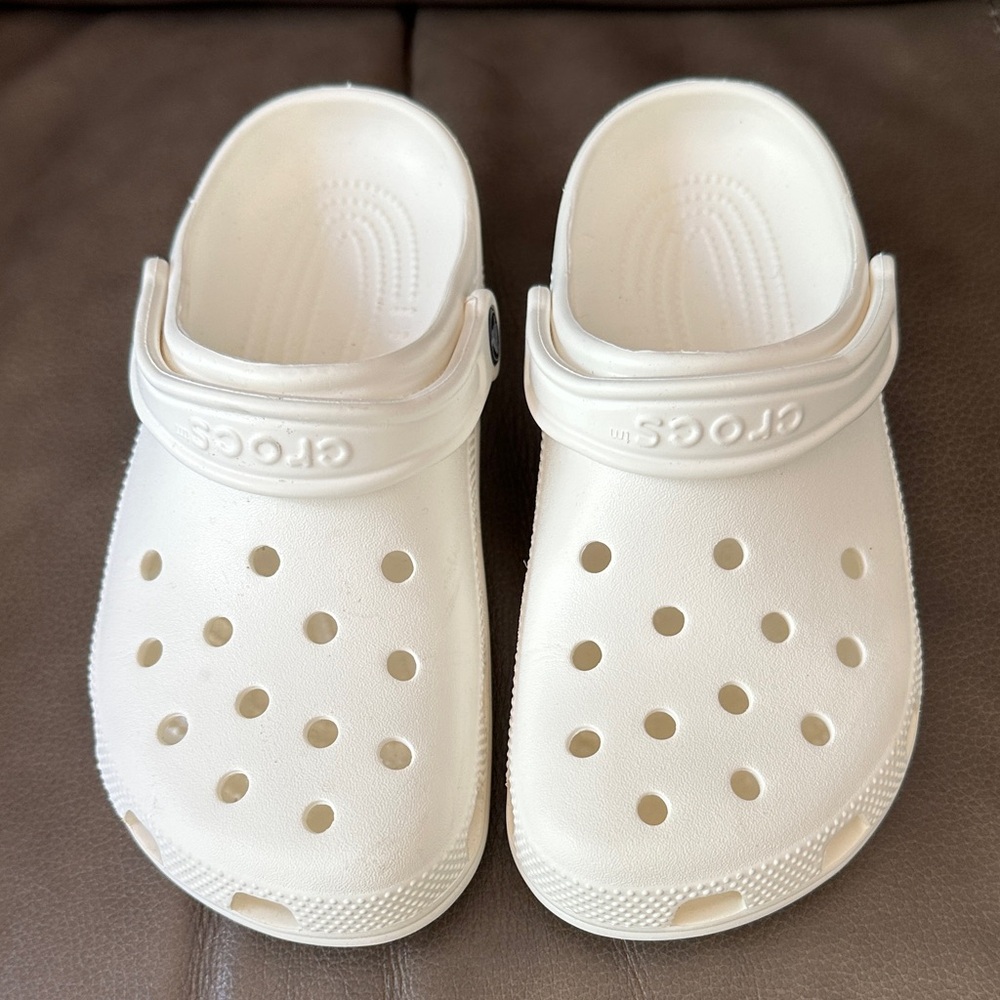 CROCS Classic White Clogs